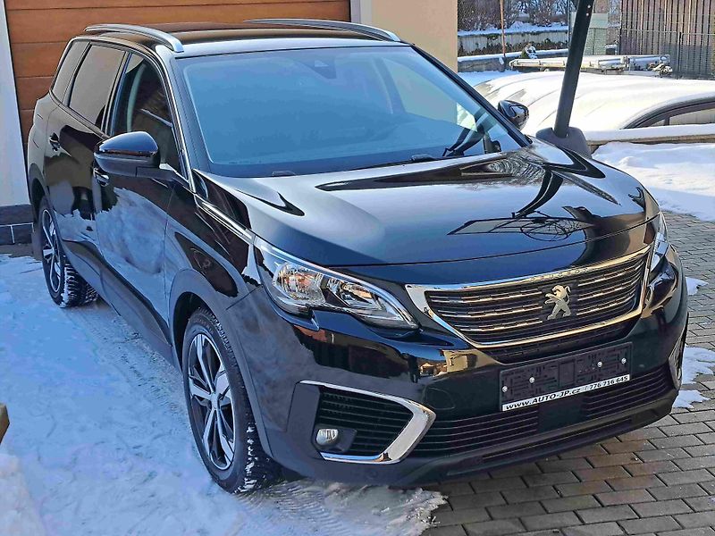 Peugeot 5008 (2019) 1,2 PT EAT8 18ALU PDC NAVI - fotka 2 z 20