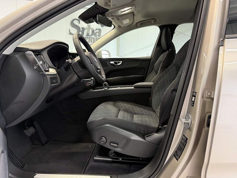 Volvo XC60 (2026) B5 2.0L 250+14 HPAT8 AWD CORE - fotka 19 z 26