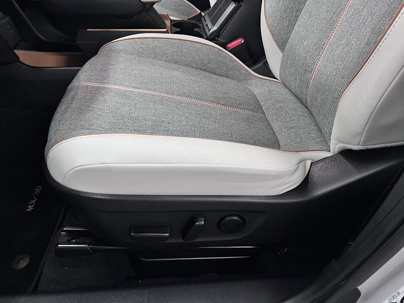 Mazda MX-30 e-Skyactiv 107 kW, Advantage - fotka 12 z 41