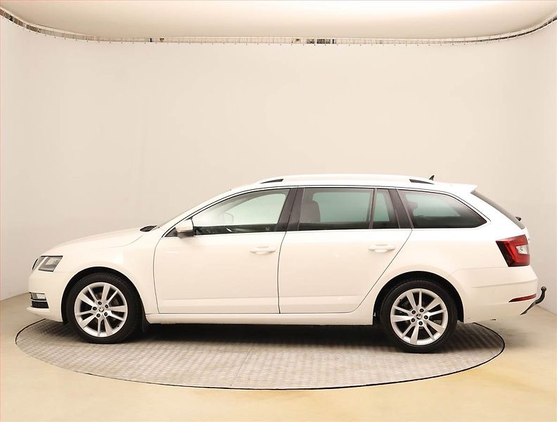 Škoda Octavia (2017) 2.0 TDI, Automat, Navi - fotka 3 z 22