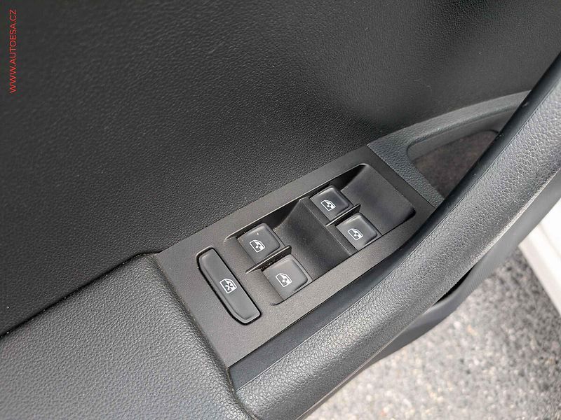 Škoda Octavia (2018) 2.0 TDi 4x4, ČR, Style, DSG - fotka 11 z 22