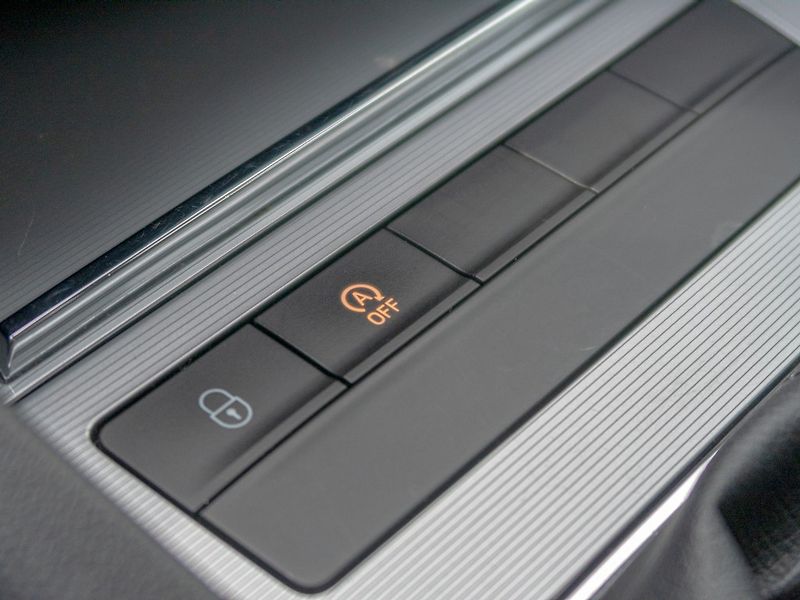 Škoda Octavia (2013) 1.4TSI 103KW – TAŽNÝ - fotka 23 z 46