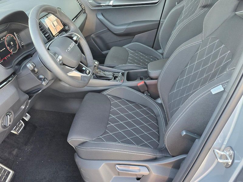 Škoda Karoq (2026) SPORTLINE 4X4 TDI 2.0/110KW A7 - fotka 25 z 35