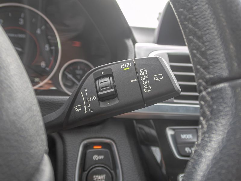 BMW Řada 3 (2017) 325D 165KW NAVI – LED - fotka 22 z 48