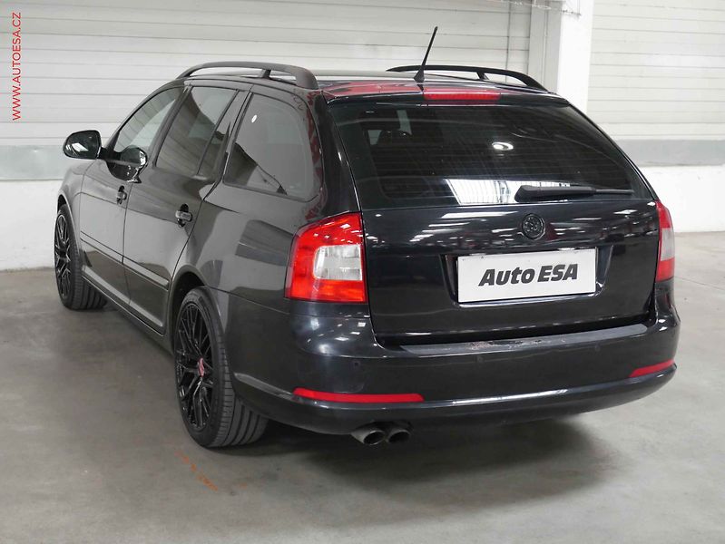 Škoda Octavia (2010) 2.0 TSI, servis.kniha, AC - fotka 4 z 16