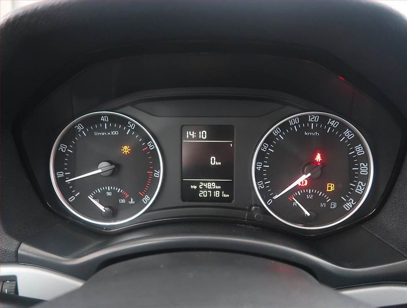 Škoda Octavia (2009) Ambiente 1.4 TSI, Tempomat - fotka 11 z 14