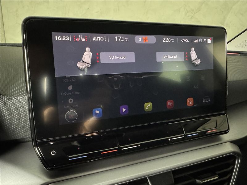 Seat Leon 1,4 TSi  e-Hybrid FR Line LED - fotka 44 z 50