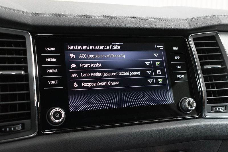 Škoda Kodiaq 2.0 TDI DSG*KAMERA*ACC*DPH - fotka 26 z 36