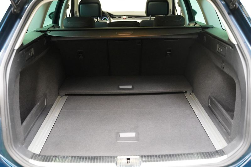 Volkswagen Passat - fotka 28 z 28