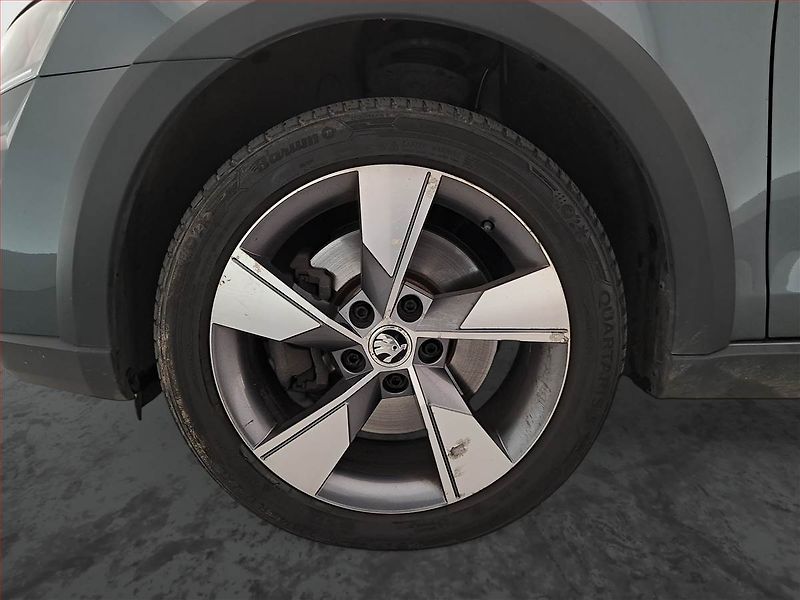 Škoda Octavia (2014) Scout 2.0 TDI, 4X4, Automat - fotka 15 z 19