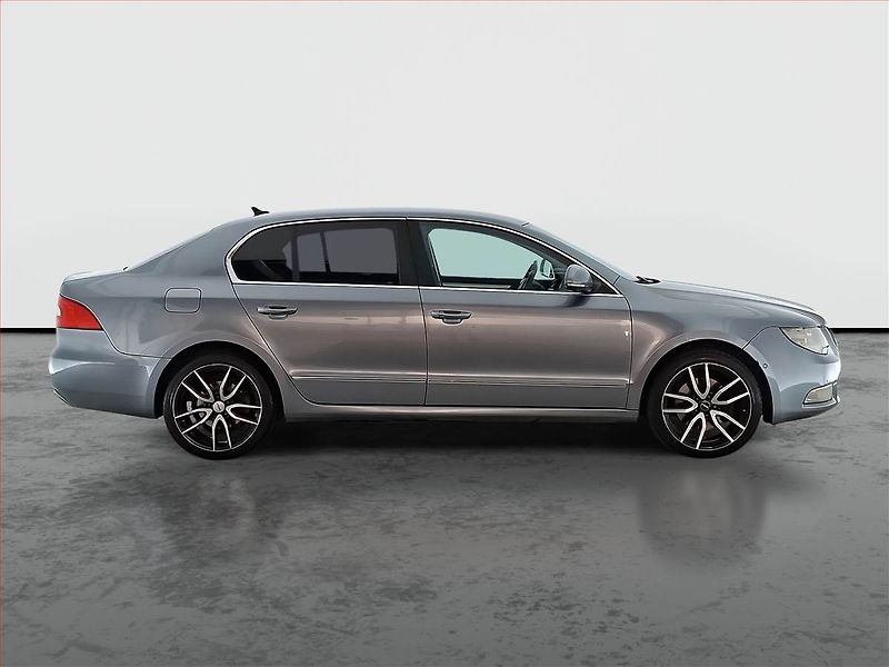 Škoda Superb (2012) 2.0 TDI, Automat, Tažné - fotka 6 z 19
