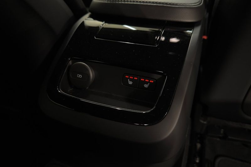Volvo V60 Recharge T6 AWD Core Taž Kam - fotka 21 z 22