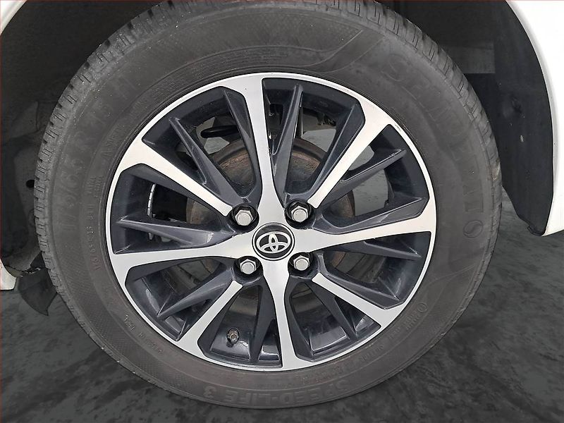 Toyota Yaris (2018) 1.5 Dual VVT-i, Serv.kniha - fotka 15 z 16