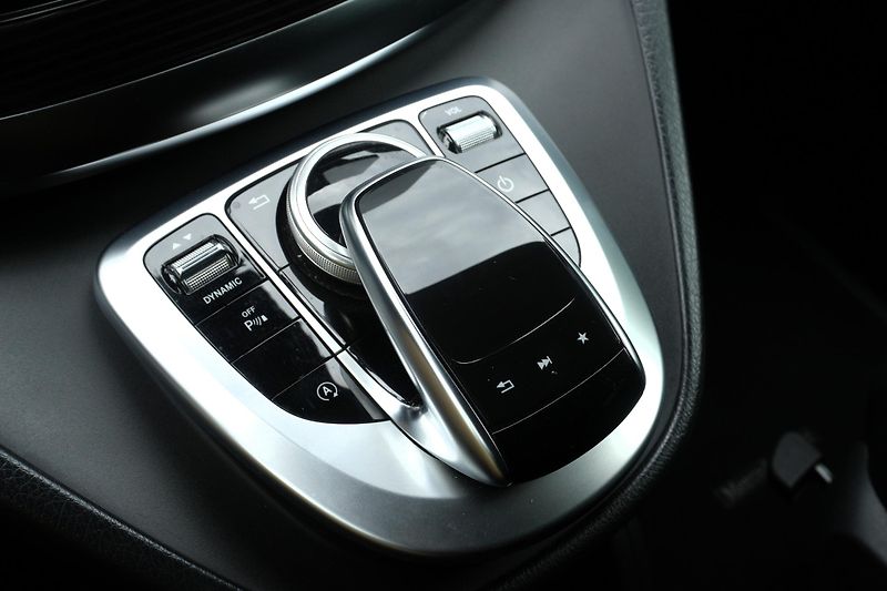 Mercedes-Benz Třídy V V250d XL 4Matic, ČR, 8 míst - fotka 15 z 32
