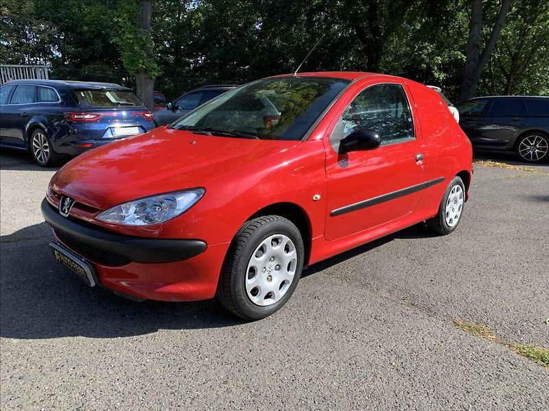 Peugeot 206 1,1 i,ČR - fotka 1 z 16