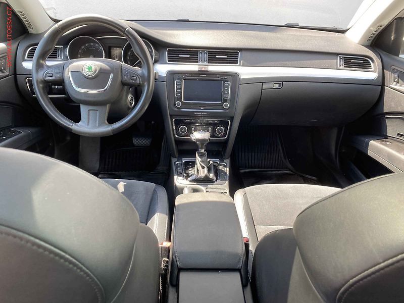 Škoda Superb (2012) 2.0TDi, DSG, bixen - fotka 8 z 21