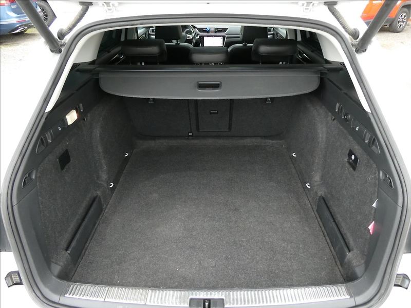 Škoda Superb 2,0 TDI 140kW 4x4 DSG Laurin&K - fotka 21 z 56