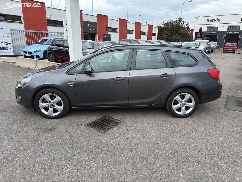 Opel Astra 1.7 CDTi 81kW - fotka 9 z 38