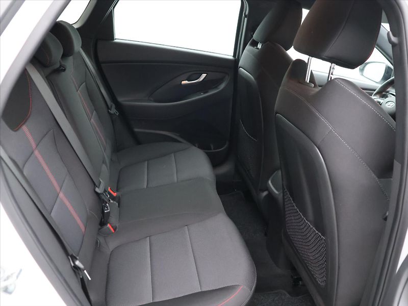 Hyundai i30 1,5 T-GDI N Line SmartKey CZ - fotka 12 z 32