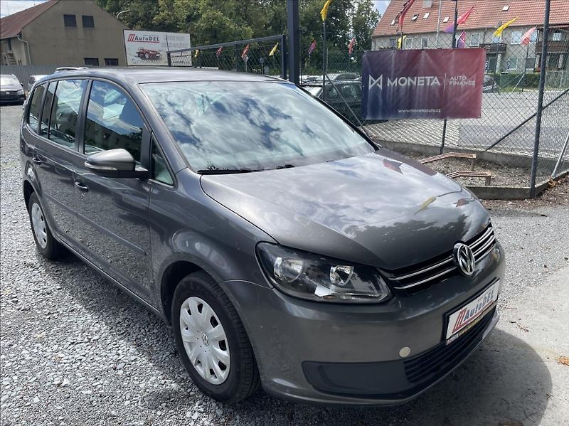 Volkswagen Touran 1,6 TDi  Navigace,Climatronic - fotka 8 z 49