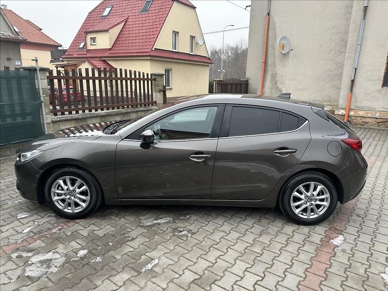 Mazda 3 2,0 G120 - fotka 8 z 24