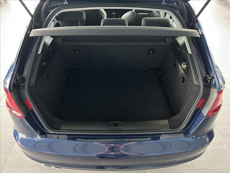 Audi A3 2,0   TDI 110kW,SERVISKA,NAVI - fotka 24 z 27