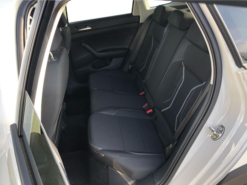 Volkswagen Taigo Style 1,0 TSI 85 kW 7DSG - fotka 12 z 26