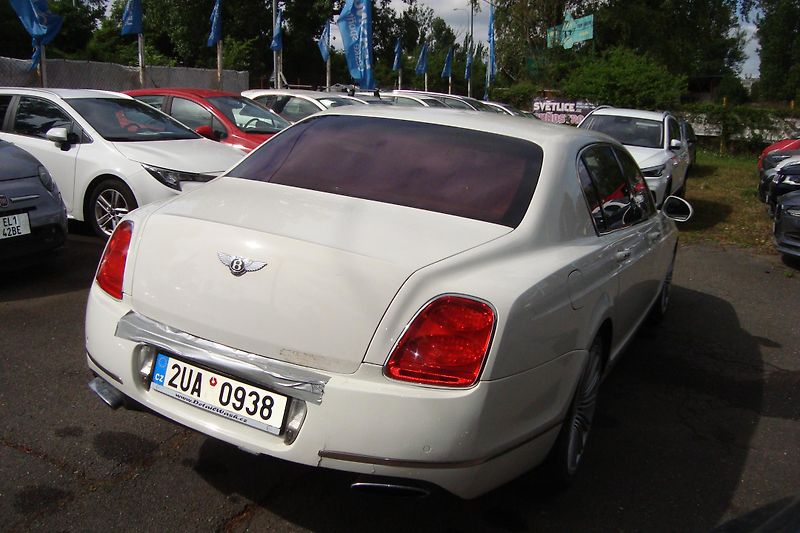 Bentley Continental Flying Spur (2013) SPEED 6.0 W12 - fotka 7 z 49