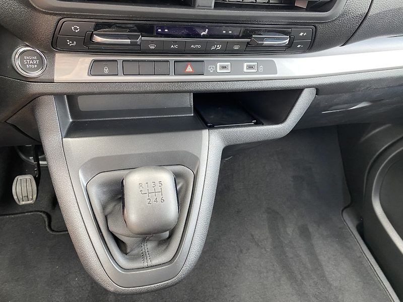 Toyota ProAce Verso 2.0 Diesel L2 6MT Family - fotka 23 z 24