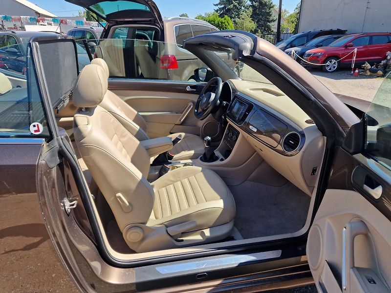 Volkswagen Beetle CABRIO 2,0TDI DESIGN - fotka 14 z 22