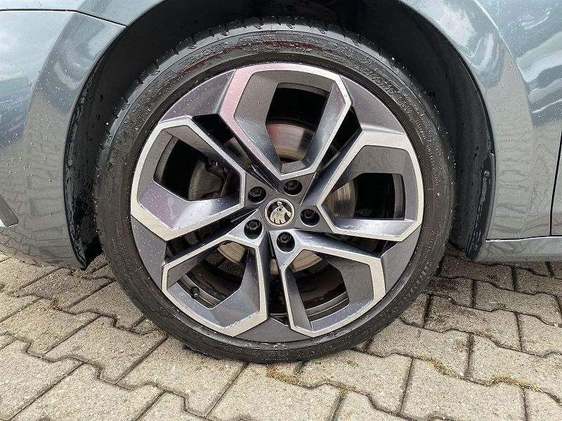 Škoda Octavia (2021) Combi 1.4 TSI iV DSG Style - fotka 32 z 36
