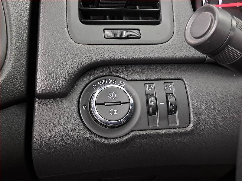 Opel Insignia (2013) 2.0 CDTI, Tempomat - fotka 18 z 20