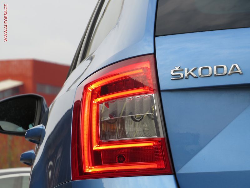Škoda Octavia (2013) 2.0TDi, Elegance, bixen, navi - fotka 34 z 36