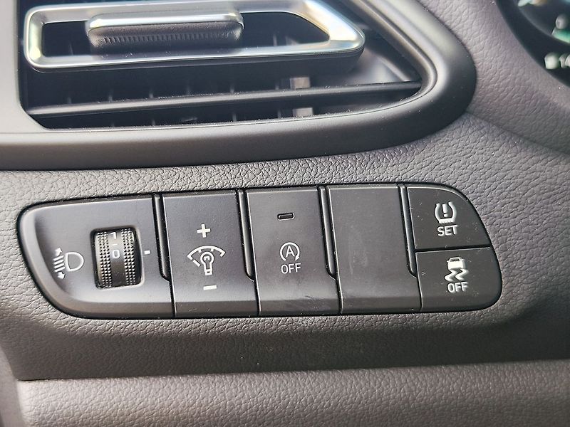Hyundai i30 1.5 T-GDI/103kW Style Safety - fotka 32 z 34