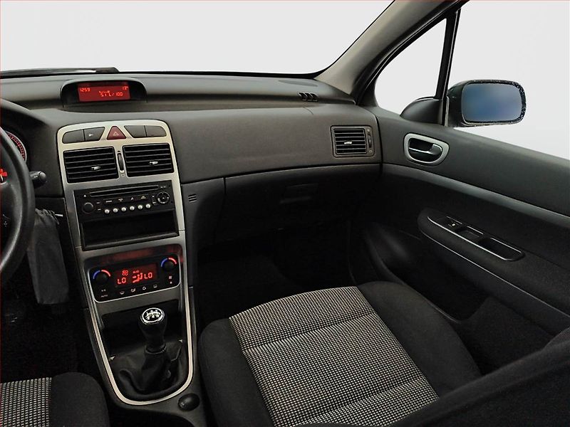 Peugeot 307 (2005) 1.6 HDi, po STK, jezdí dobře - fotka 8 z 13