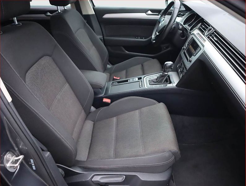 Volkswagen Passat (2015) Highline 2.0 TDI, 4X4 - fotka 9 z 20