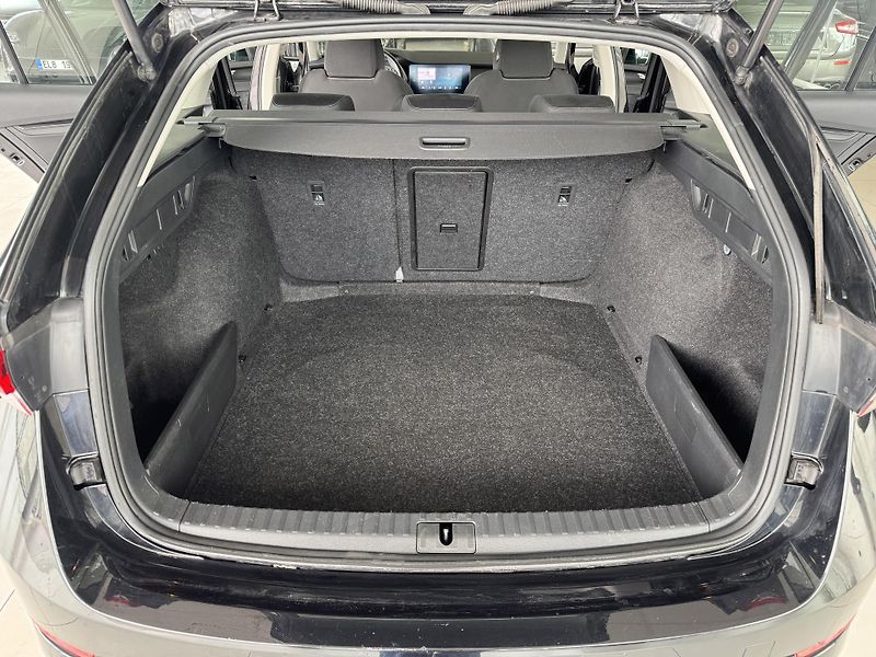 Škoda Octavia 2,0TDI DSG*110kW*REZERVACE! - fotka 26 z 28