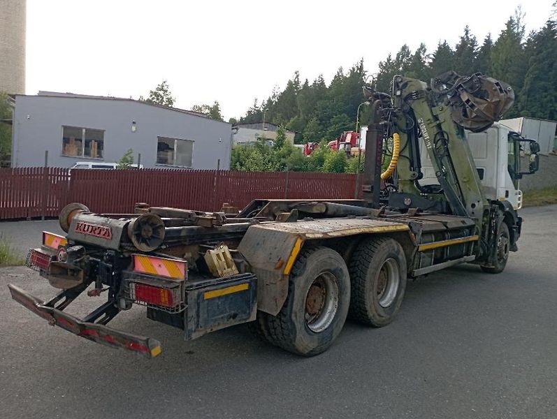 Iveco (2009) 450 kontejner+ruka - fotka 12 z 23
