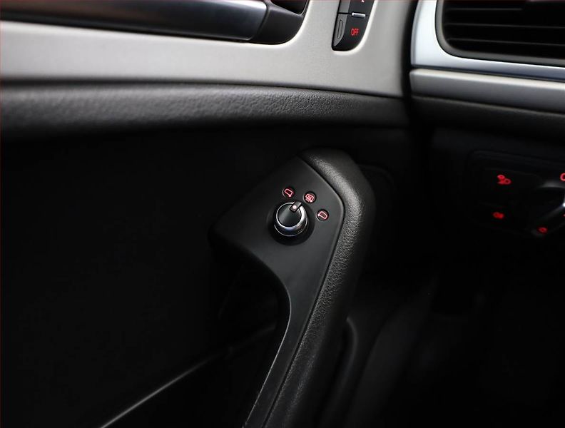 Audi A6 (2011) 3.0 TDI, 4X4, Automat, Navi - fotka 18 z 20