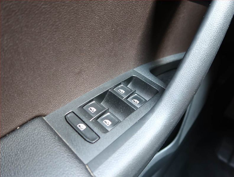 Škoda Octavia (2016) Scout 2.0 TDI, 4X4, Bi-Xenony - fotka 16 z 22