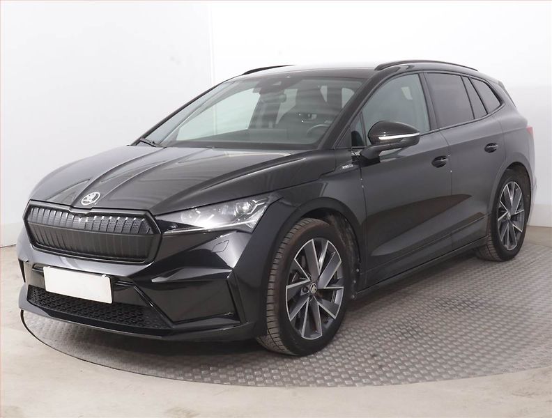 Škoda Enyaq (2023) Sportline iV 60 (62 kWh) - fotka 2 z 18