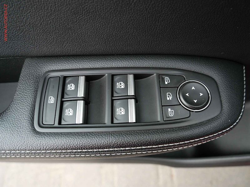 Renault Arkana (2023) 1.6 SCe, ČR, AT, LED, navi - fotka 16 z 31
