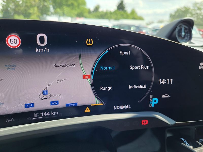Porsche Taycan GTS 440kW 4S Electric - NOVÉ - fotka 12 z 48