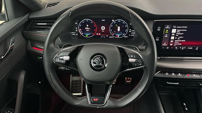 Škoda Octavia 2.0 TDI DSG 4x4 RS - fotka 9 z 28