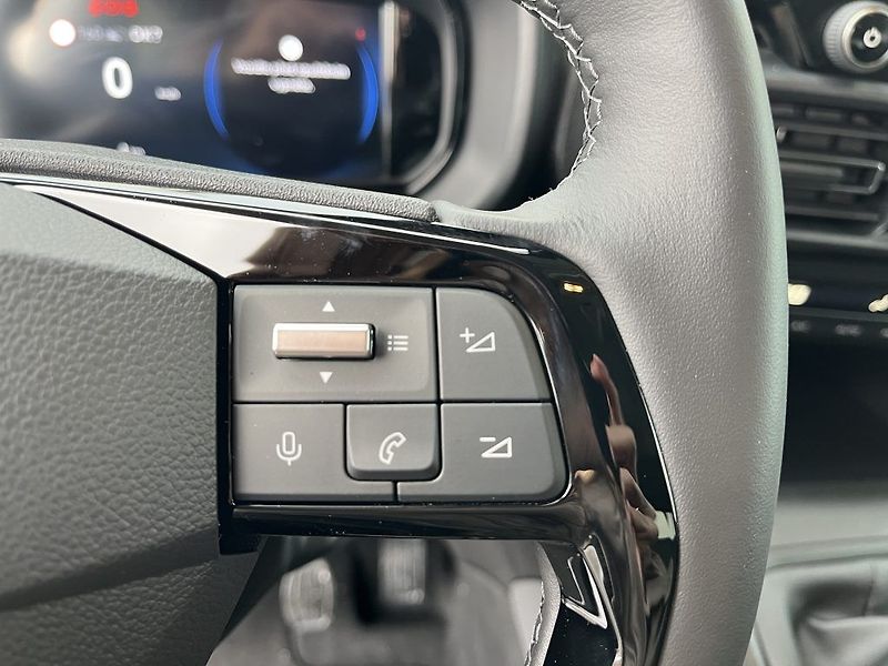 Toyota ProAce City Verso 1.5L D Family - fotka 15 z 32