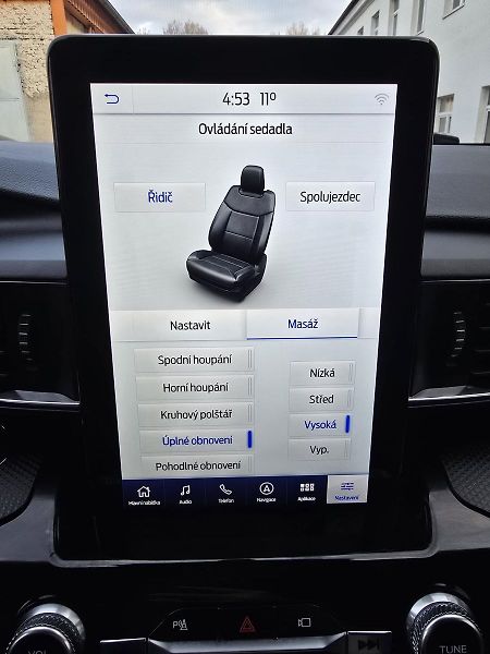 Ford Explorer V6 336kW PHEV AWD ST-Line - fotka 21 z 45