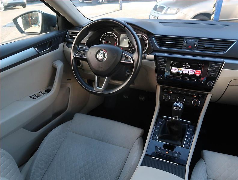 Škoda Superb (2016) Style 2.0 TDI 4x4, 4X4, ČR - fotka 7 z 23