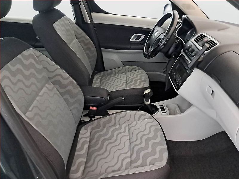 Škoda Roomster (2008) 1.2 12V, Serv.kniha, Tažné - fotka 9 z 15