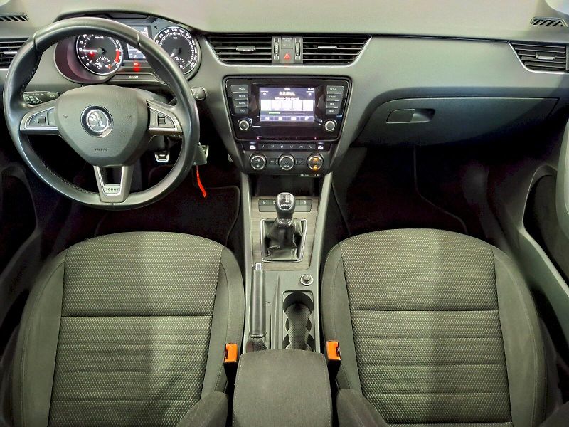 Škoda Octavia (2015) Combi Scout 4x4 2,0TDi 110kW - fotka 5 z 31
