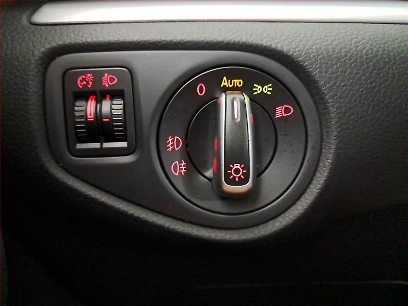 Volkswagen Sharan (2014) Highline 2.0 TDI, 4X4, Kůže - fotka 17 z 19